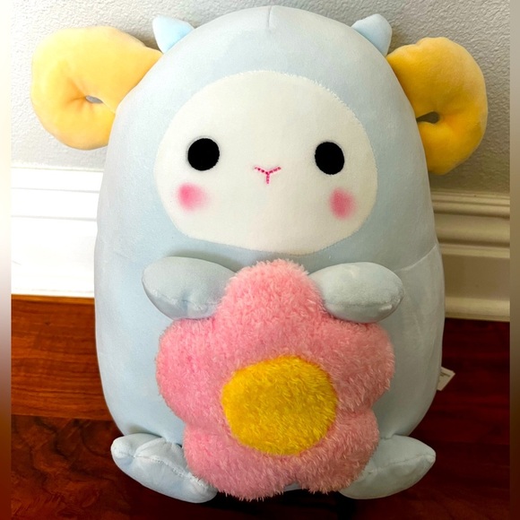 Takashoji Other - NWT 14 Inch Squishmallow Sheep Holding Flower 🐏🌸